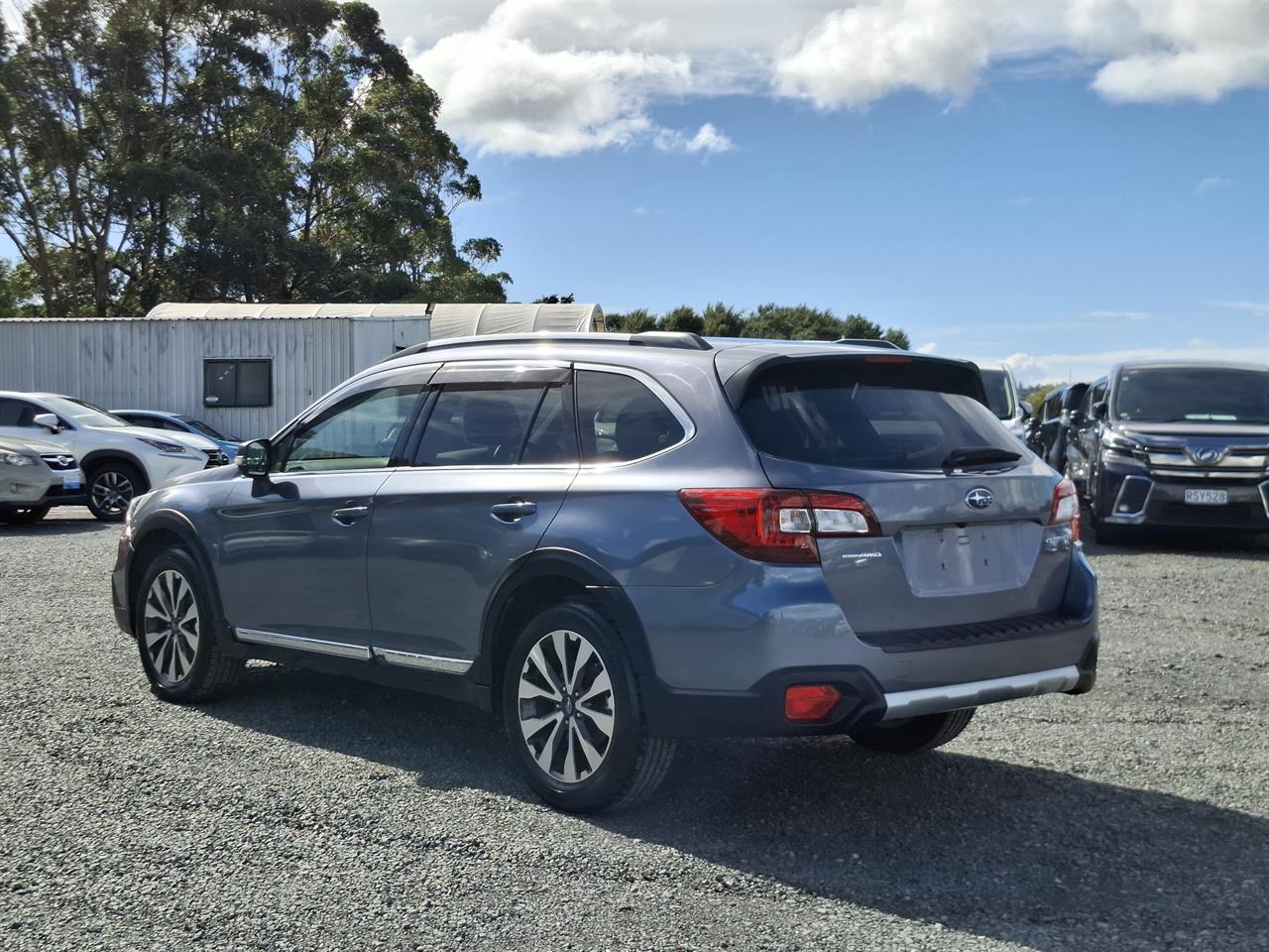 2017 Subaru Outback 4WD.Eyesight.Blind spot.Leather.Radar cruise.Lane assist.Alarm. Carousel 15
