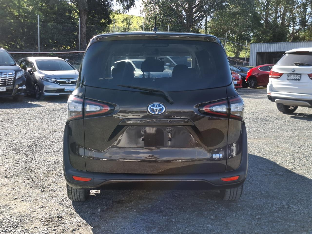 2016 Toyota Sienta Hybrid G.7 seats.Lane assist.Safety radar.Button start. Carousel 7