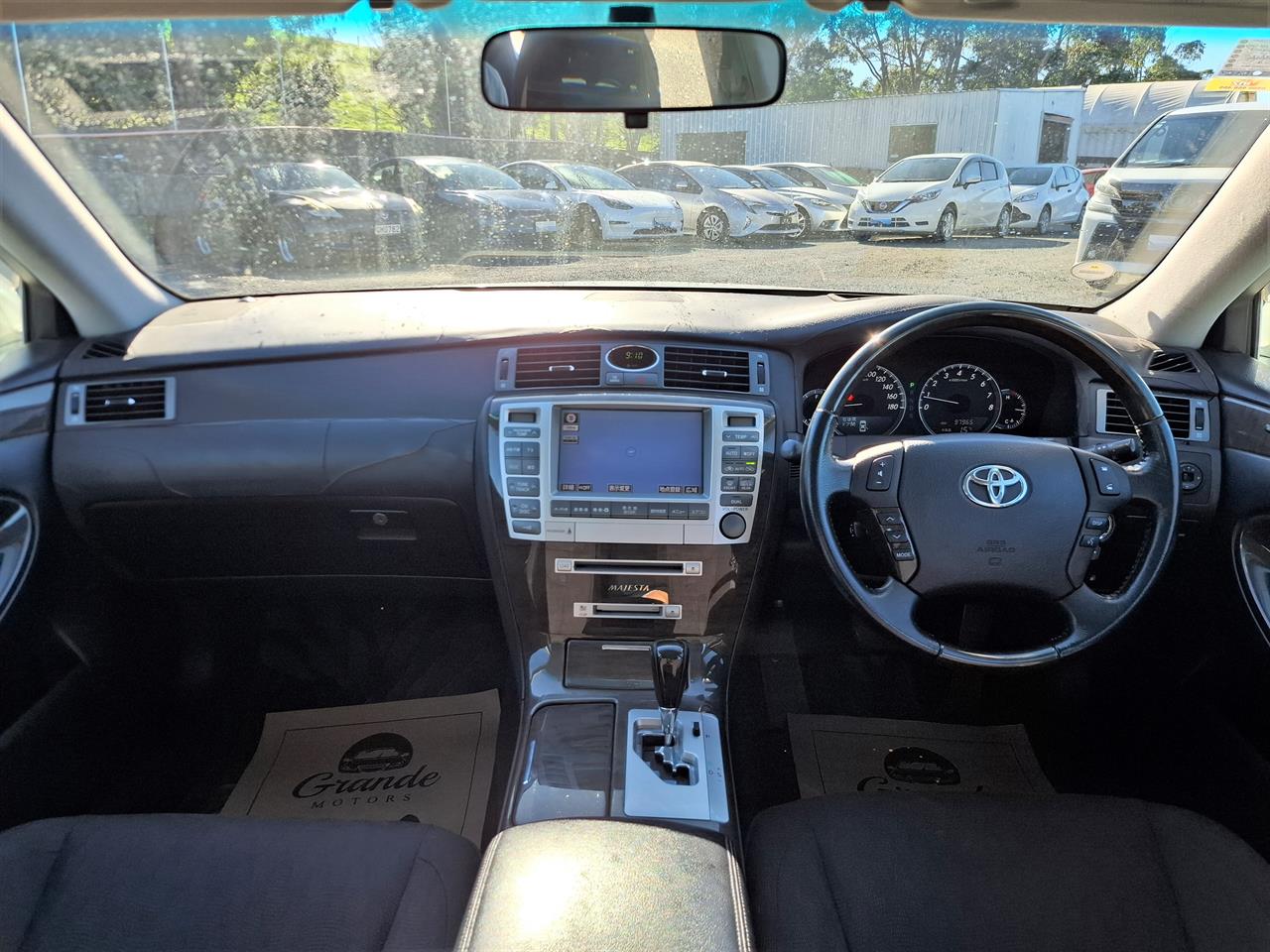 2004 Toyota Crown Majesta V8.Cruise control.Rear camera. Carousel 5