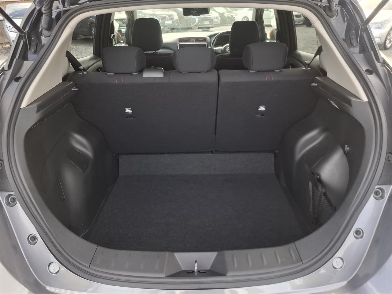 2022 Nissan Leaf Nismo.40KW.88% SOH.Android/ApplePlay.360°cam.Pro-Pilot.Lane assist.Safety radar.Park sens. Carousel 18