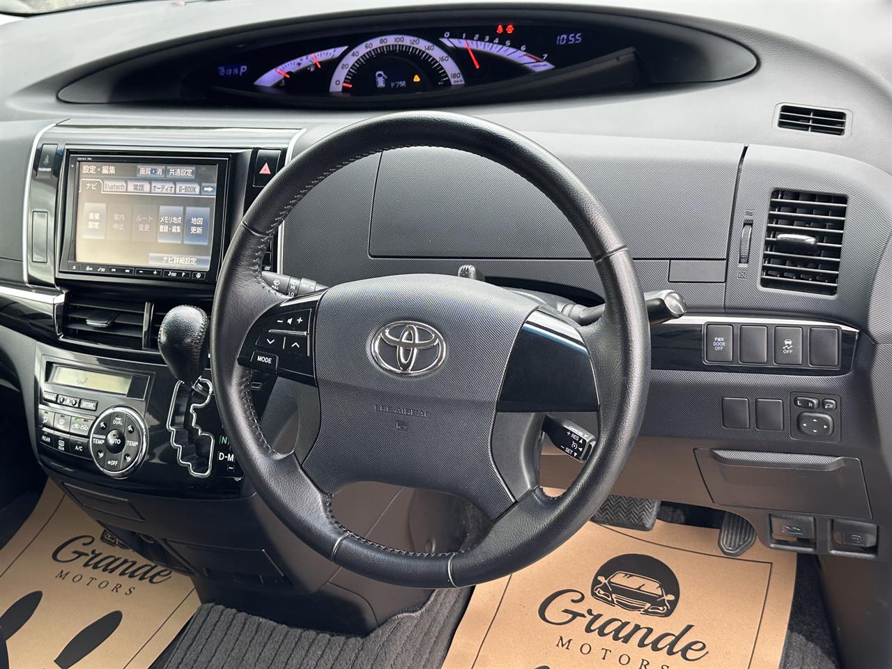 2016 Toyota Estima Aeras.Premium.Cruise control.7 seats.Rear camera. Collage 1