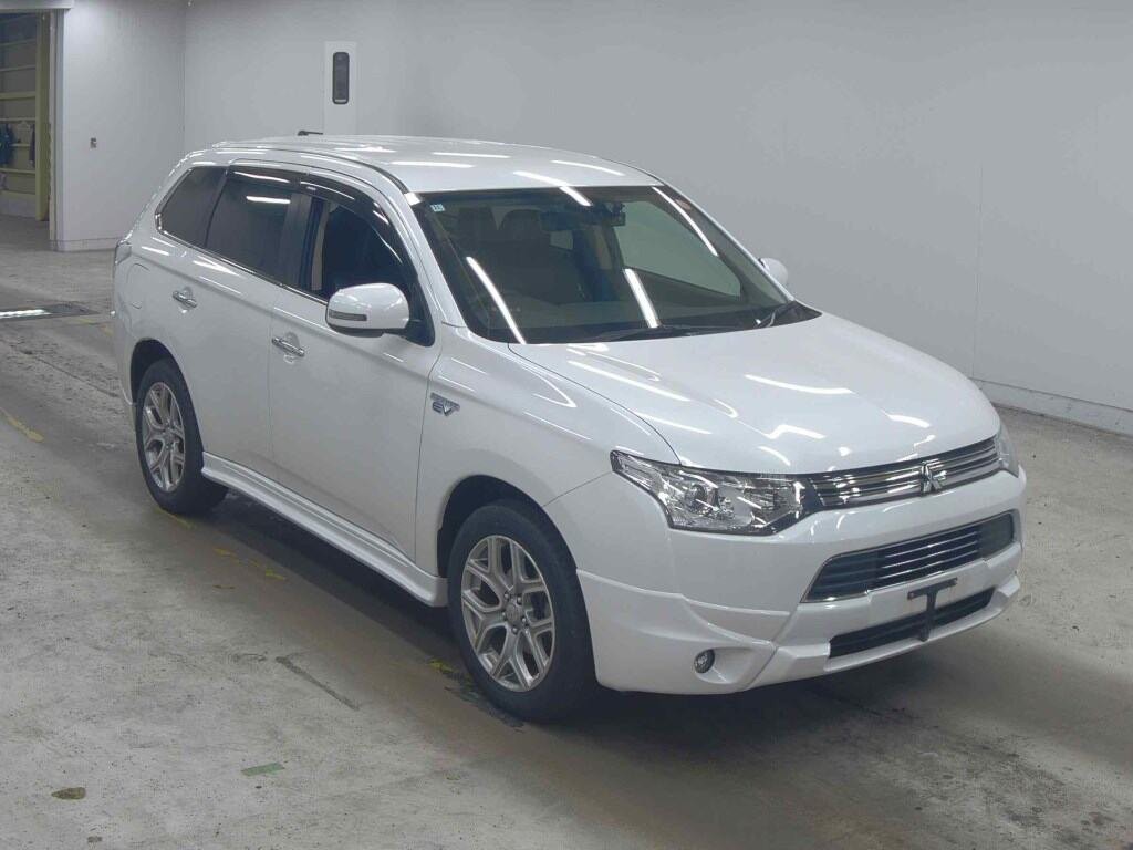 2013 Mitsubishi Outlander PHEV 4WD G NAVI PACKAGE Carousel 4