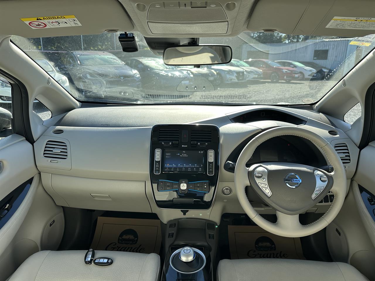 2017 Nissan Leaf 30KW.SOH 75%.BOSE.360°camera.Cruise control. Carousel 5