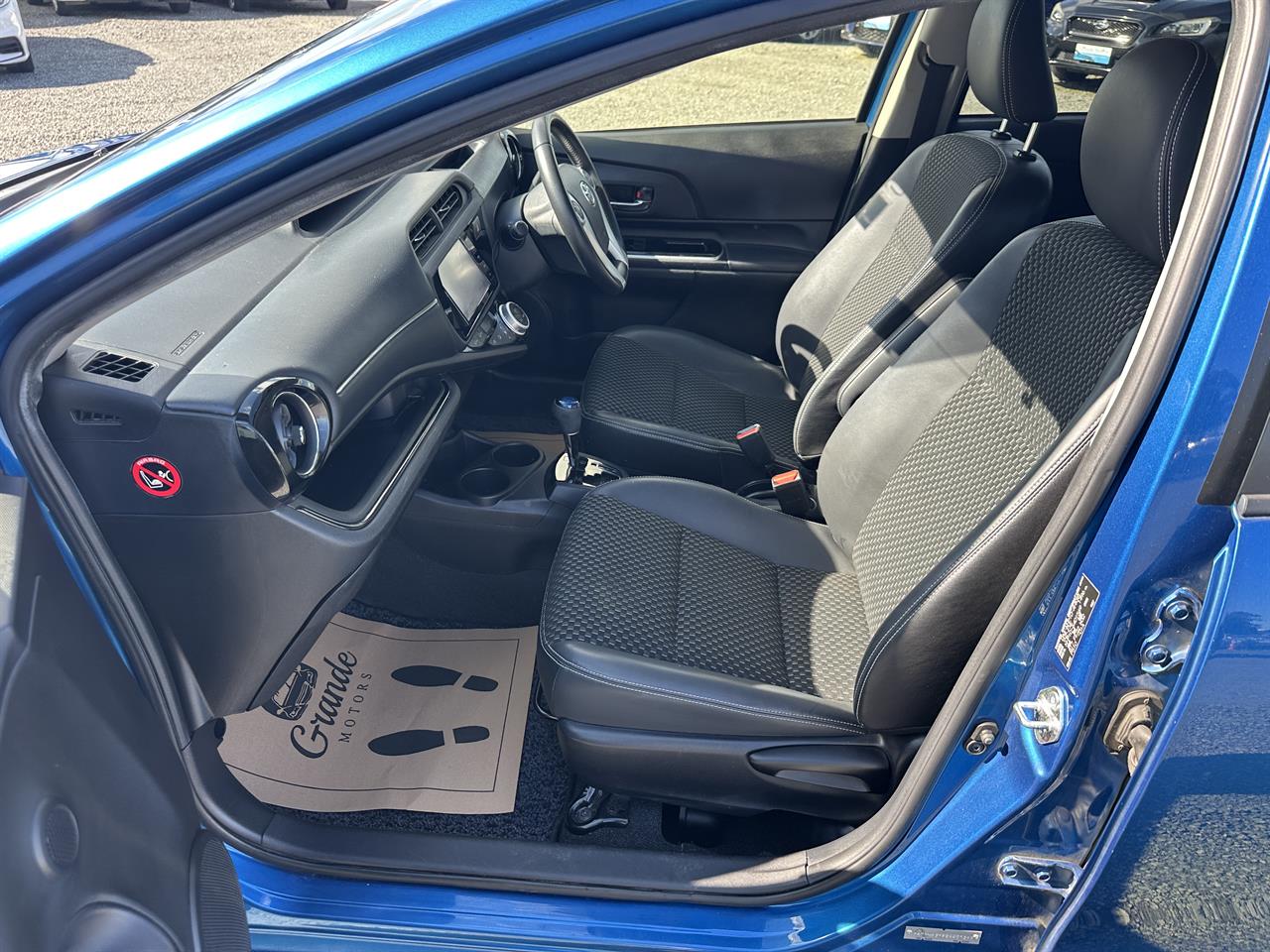 2015 Toyota Aqua Urban.Rear camera.Button start.Alloys.New tires. Carousel 3