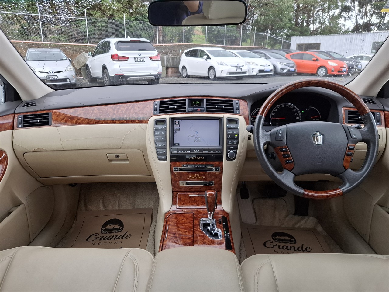 2005 Toyota Crown Royal Saloon.Reversing Camera.SRS Airbags Carousel 5