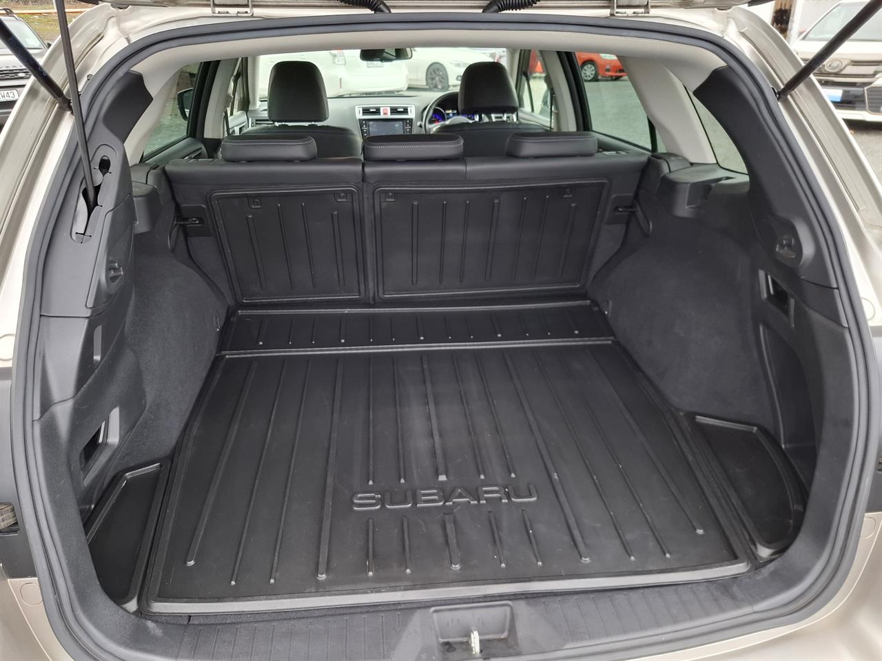 2017 Subaru Outback 4WD.Eyesight.Blind spot.Leather.Radar cruise.Lane assist.Alarm. Carousel 1