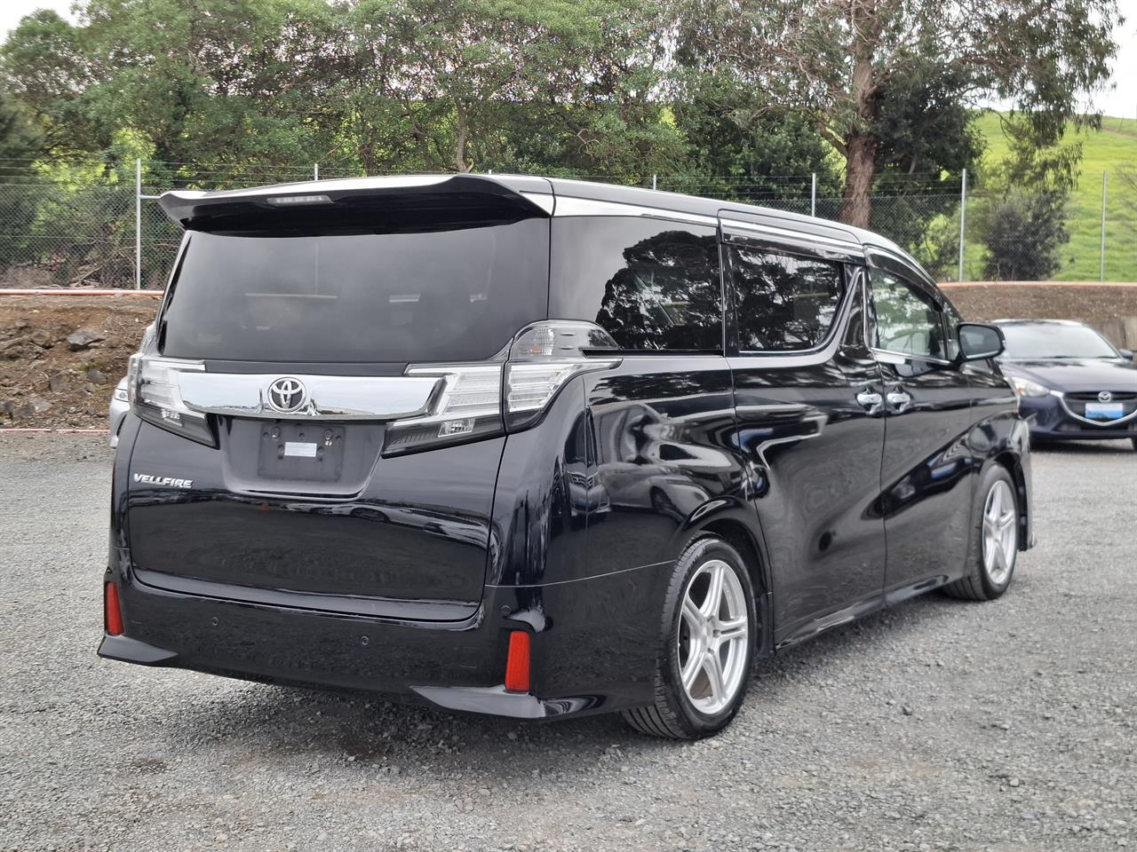 2016 Toyota Vellfire Rear camera.Electric doors.Rea cam.8 Airbags. Carousel 17