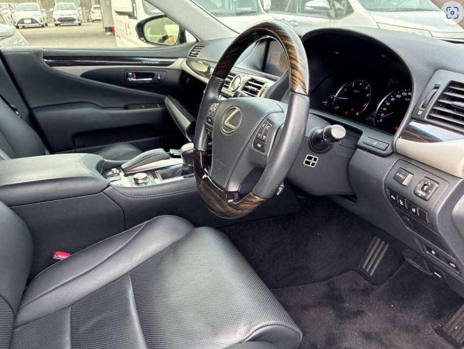 2014 Lexus LS 460 Transit C Package I Pack Carousel 6