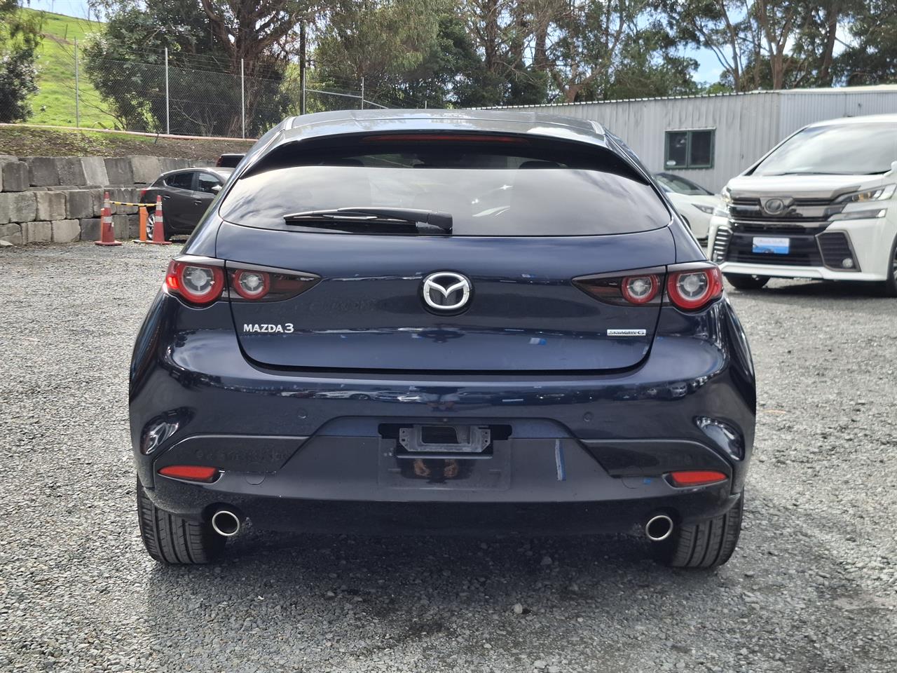 2023 Mazda 3 HUD.Rear camera.Radar cruise.Park sensors. Carousel 15