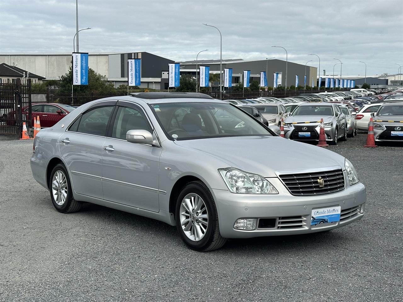 2005 Toyota Crown G.Sunroof.Mark Levinson.Radar cruise.Rear camera.8 Airbags.