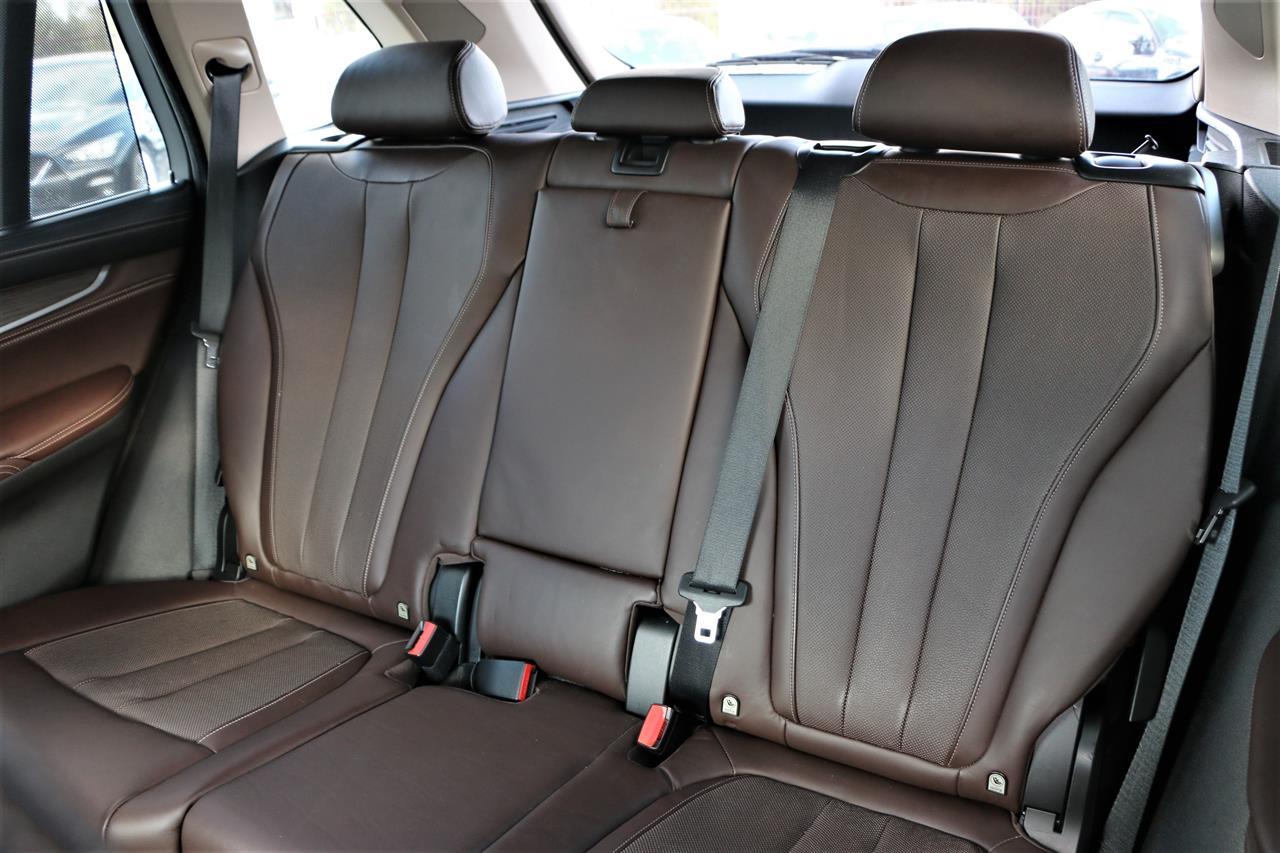 2014 BMW X5 35i.Harman/Kardon.Sunroof.360°camera.Alarm.LOW KM. Carousel 4