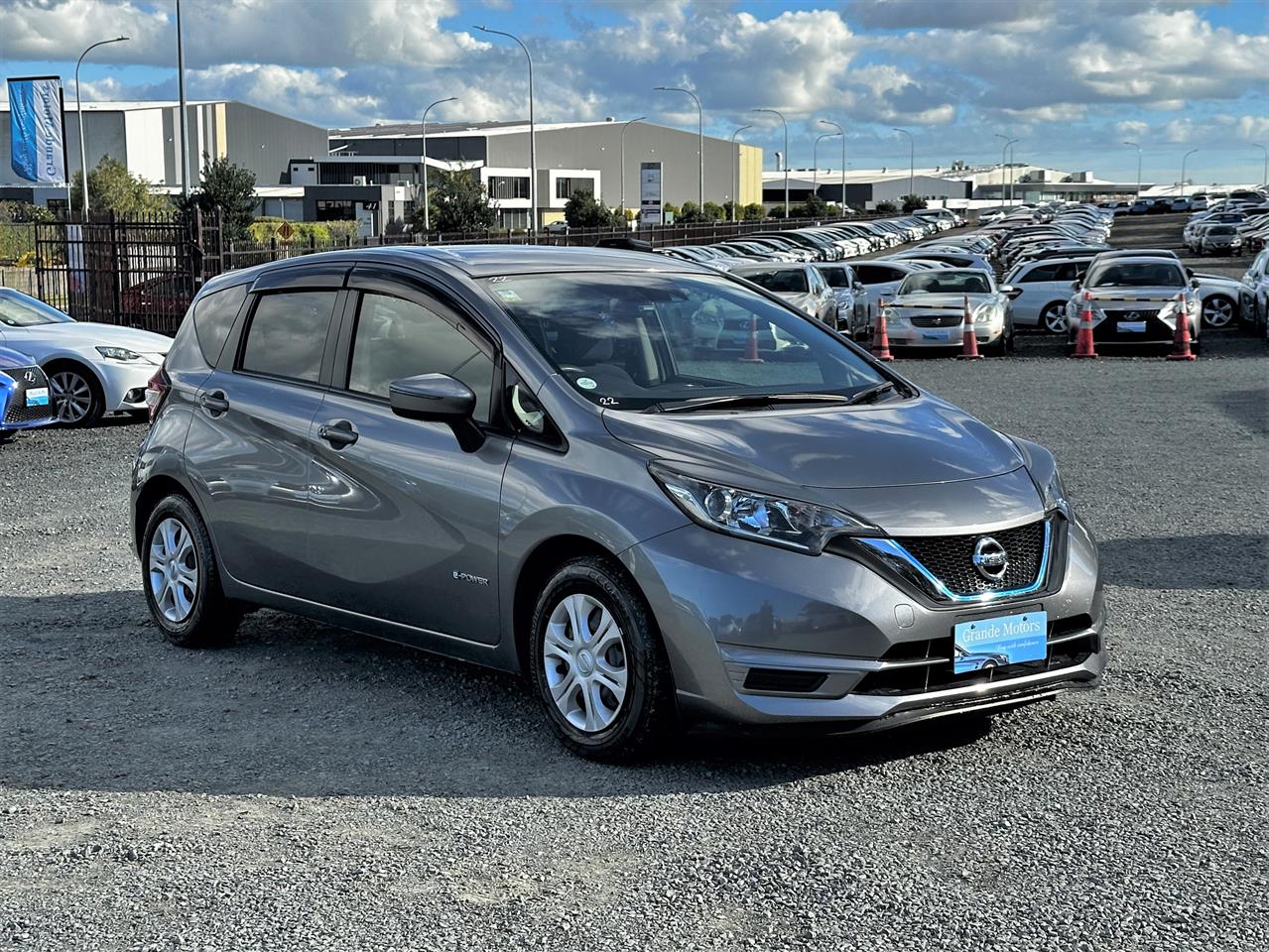 2017 Nissan Note E-power.Rear camera.Lane assist.Safety radar.Park sensors.Button start.