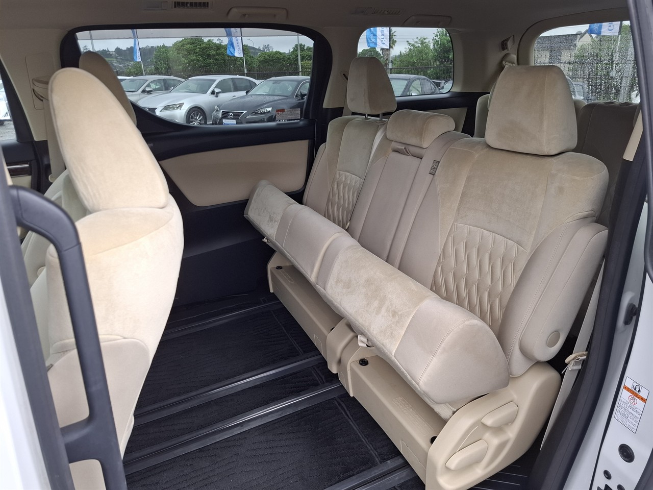 2018 Toyota Alphard 8 seater.Rear camera.8 SRS Airbags. Carousel 7