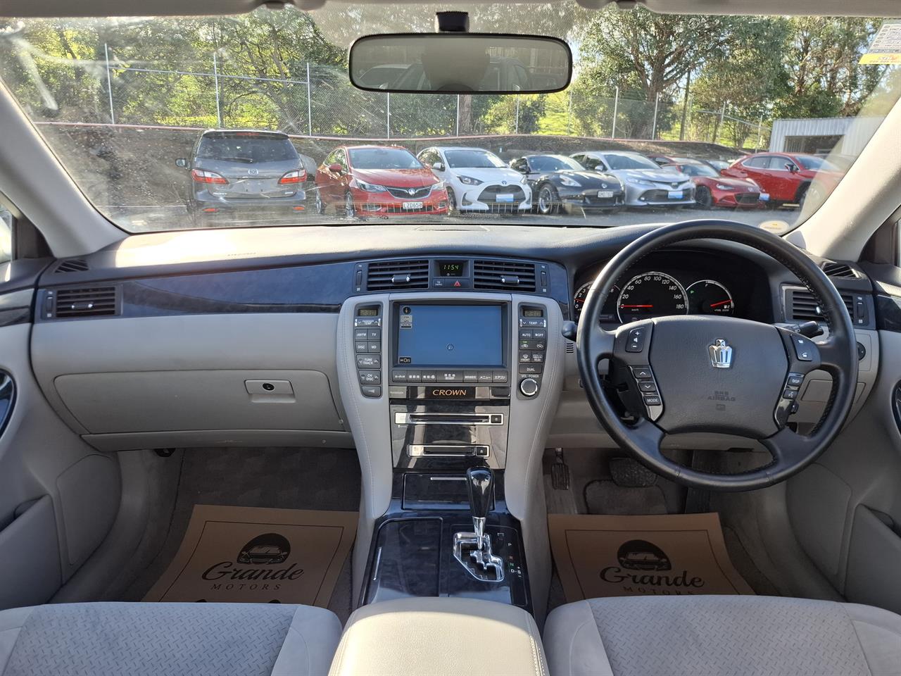 2006 Toyota Crown Athlete.Cruise control.Rear camera. Carousel 3
