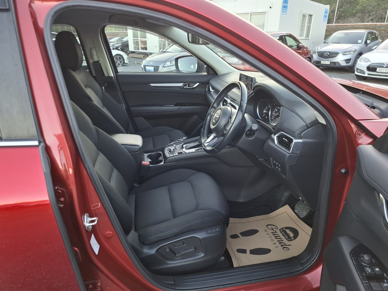2017 Mazda CX-5 20S Pro Active.Lane assist.Park sensors.Radar cruise. Carousel 1