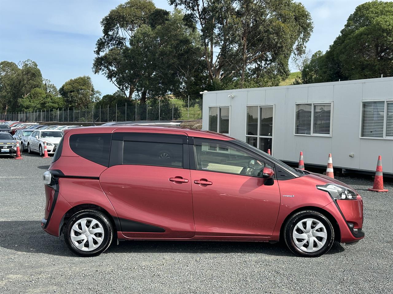 2018 Toyota Sienta Hybrid G.7 seats.Lane assist.Safety radar.Button start. Carousel 18
