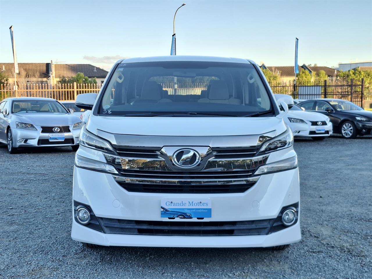 2015 Toyota Vellfire 8 seater Reversing Camera Parking Sensors Carousel 10