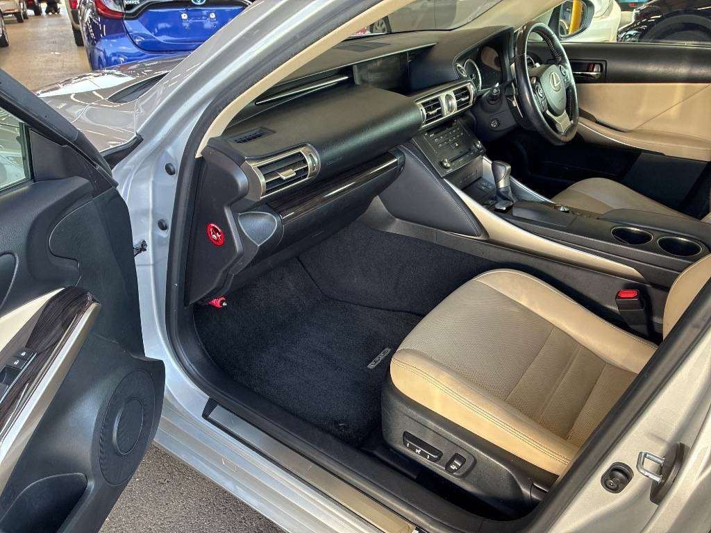 2015 Lexus IS 300h Transit Hybrid L Package Cruise Control Carousel 7