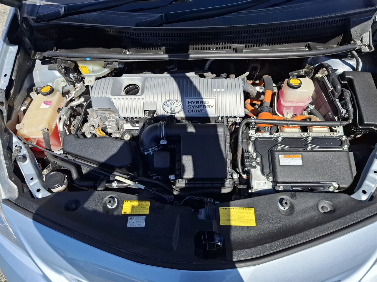 2013 Toyota Prius Alpha S.7 seater.Rear camera.8 Airbags. Carousel 4
