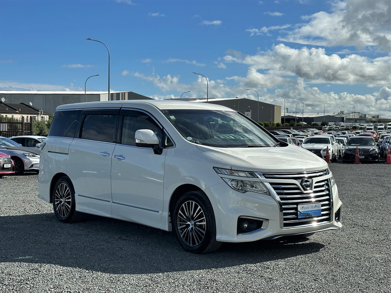 2016 Nissan Elgrand Highway star.Cruise control.Rear cam.Alarm.8 Airbags.