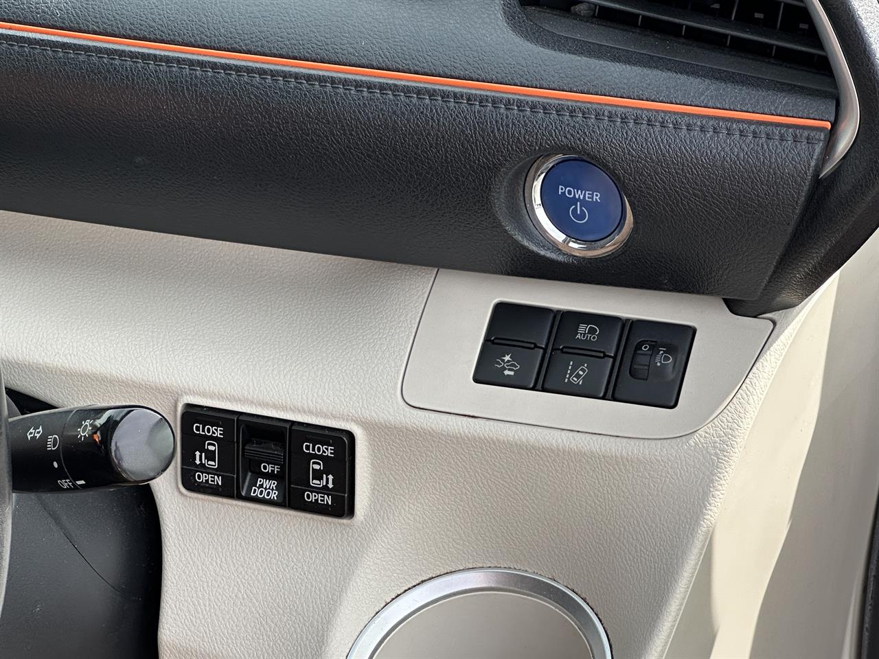 2018 Toyota Sienta Hybrid G.7 seats.Lane assist.Safety radar.Button start. Carousel 10
