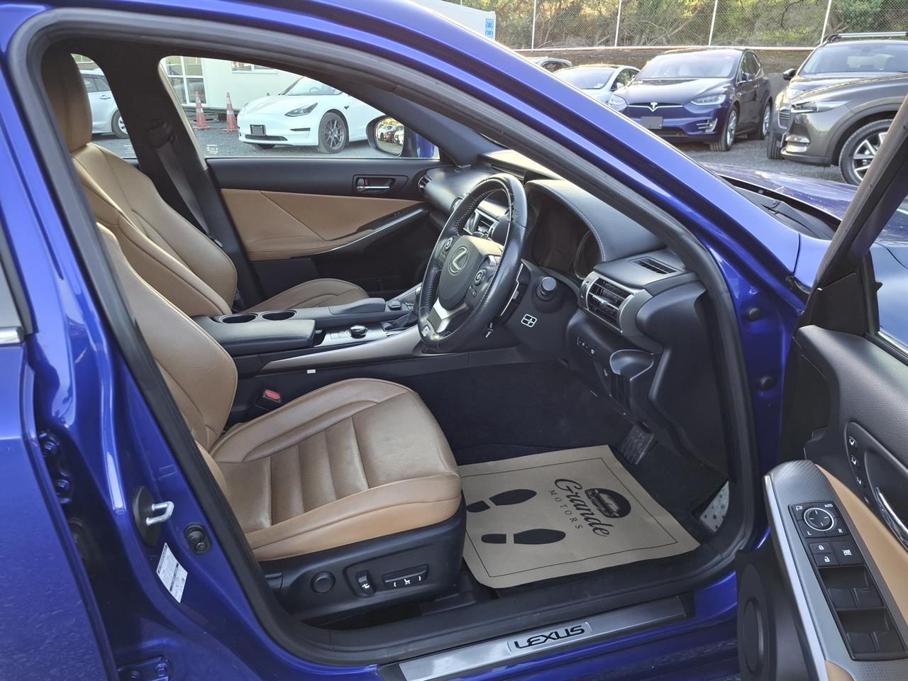 2013 Lexus IS 300h F-Sport.Hybrid.Cruise control.Rev cam.10 Airbags.Alarm. Collage 1