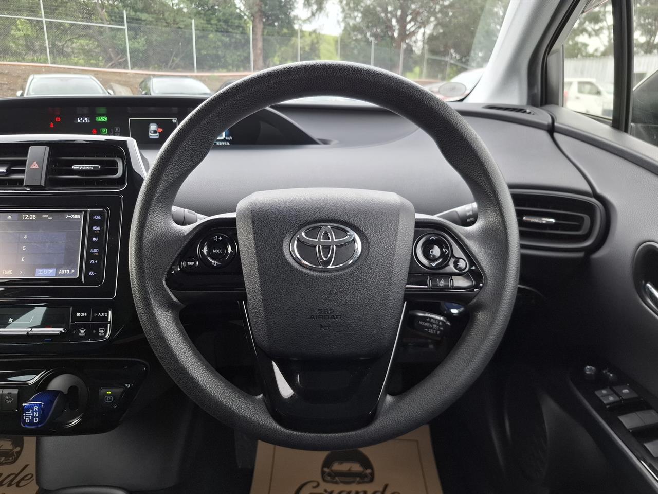 2019 Toyota Prius S.Radar cruise.Lane assist.Safety radar.Rear cam.8 Airbags. Carousel 6