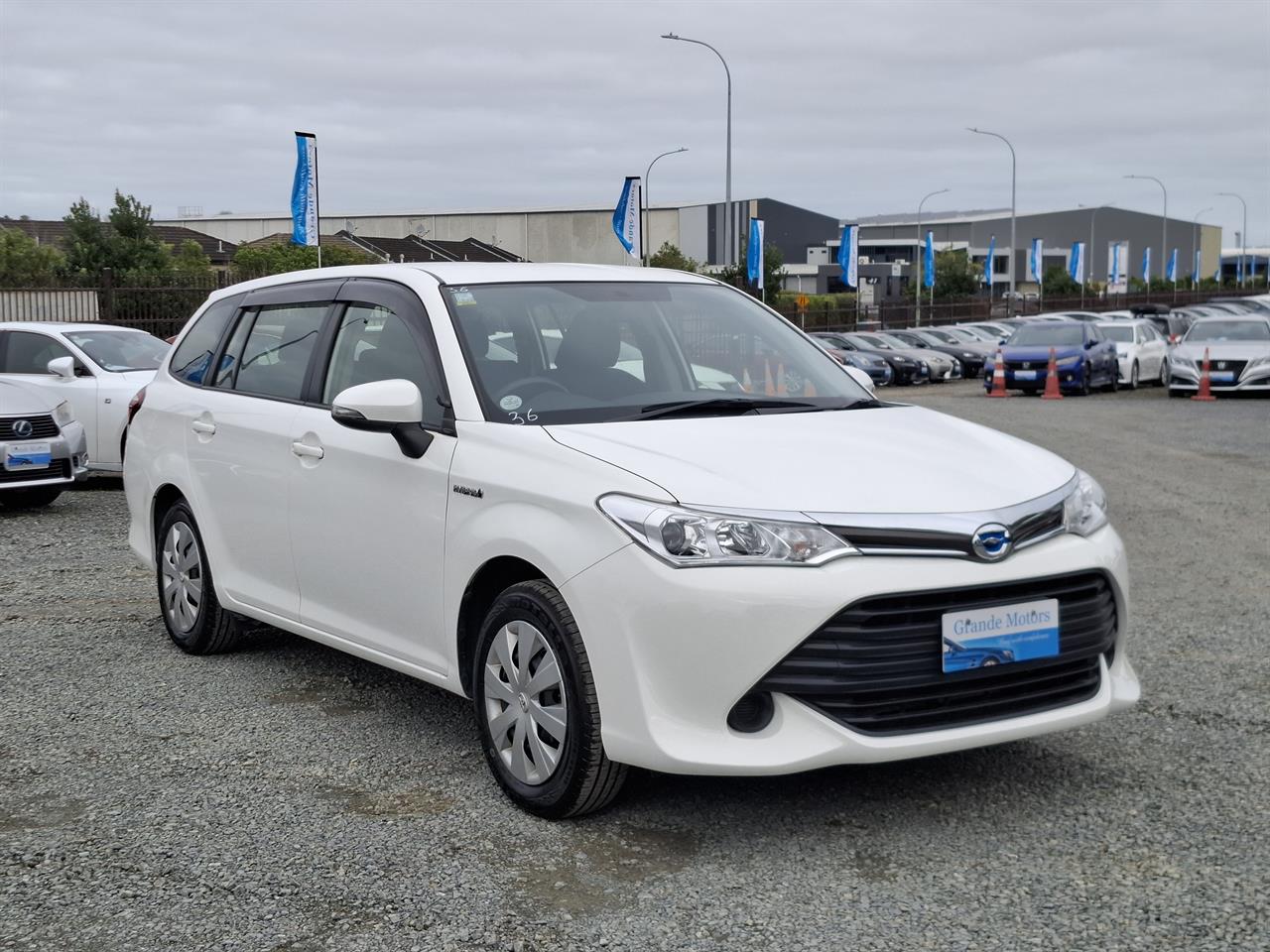 2016 Toyota Corolla Fielder.Hybrid.Rear camera.New tires.