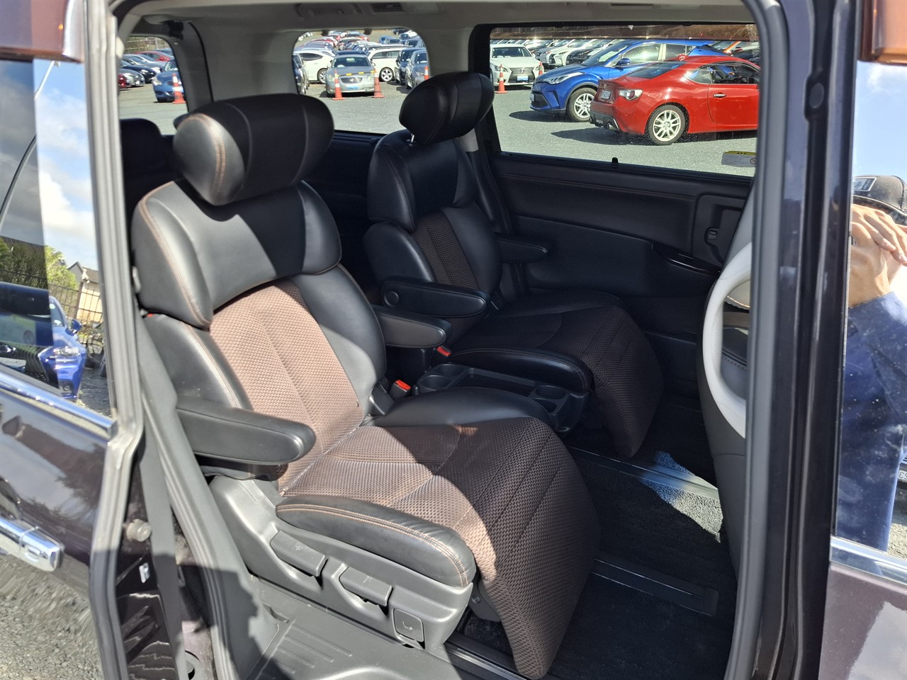 2012 Nissan Elgrand Highway star.Rear camera 7 Seats Carousel 3
