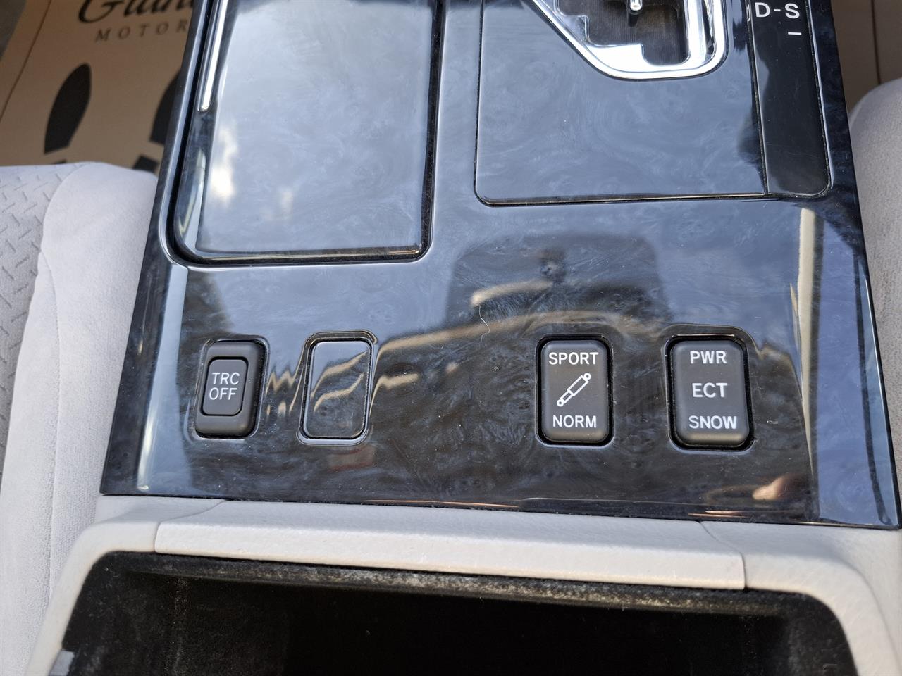 2006 Toyota Crown Athlete.Cruise control.Rear camera. Carousel 5