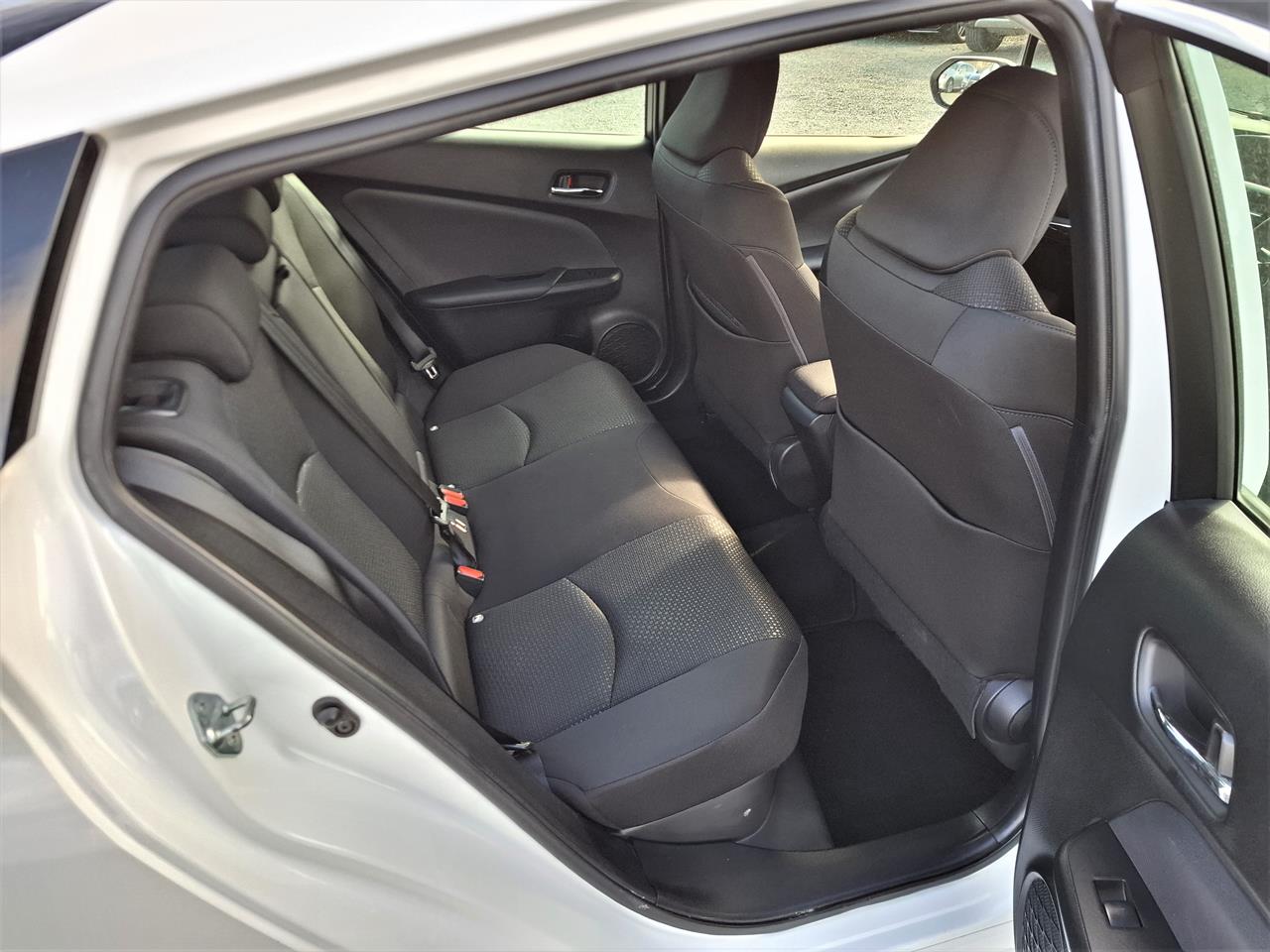 2020 Toyota Prius S.Radar cruise.Lane assist.Safety radar.Rear cam.8 Airbags. Carousel 2