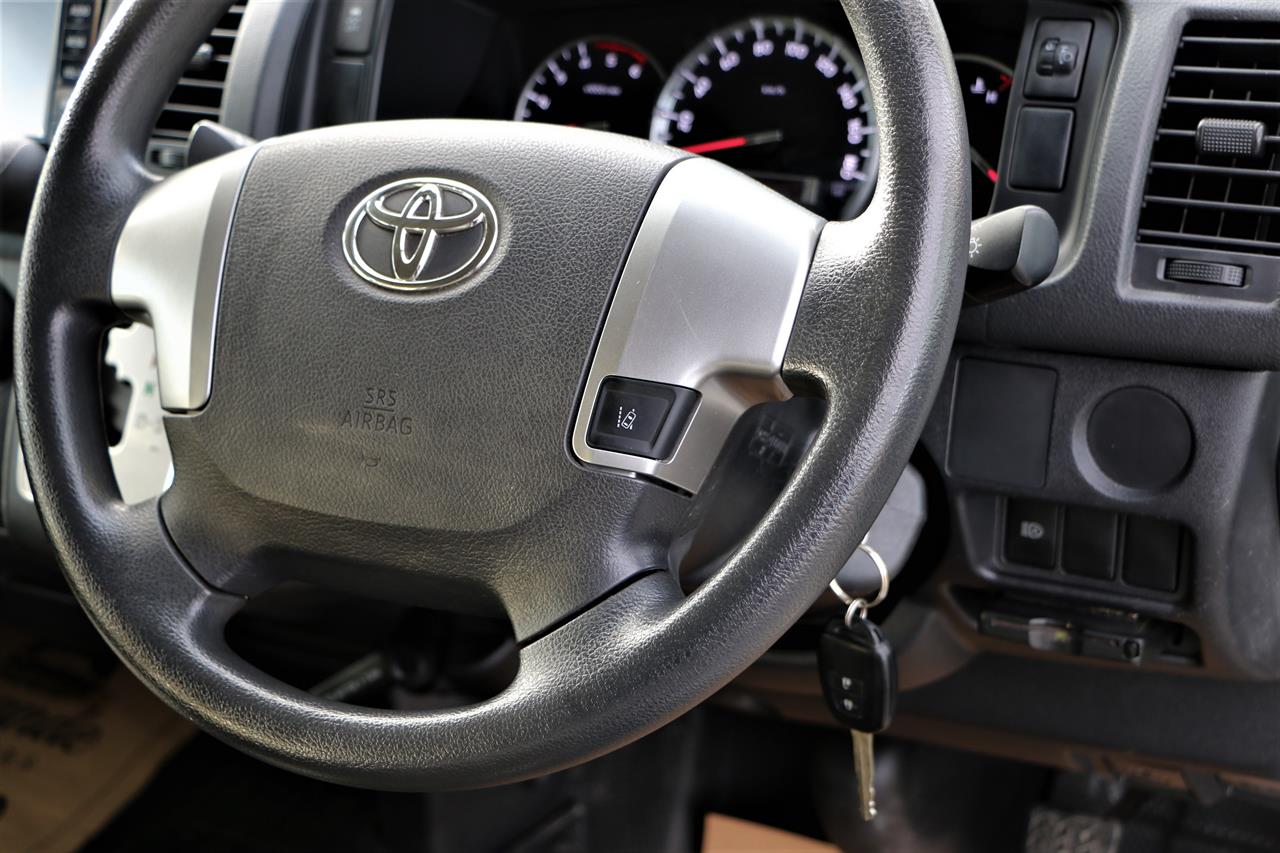 2020 Toyota Hiace DX.Safety radar.Alarm.1000kg capacity.Lane assist. Carousel 6