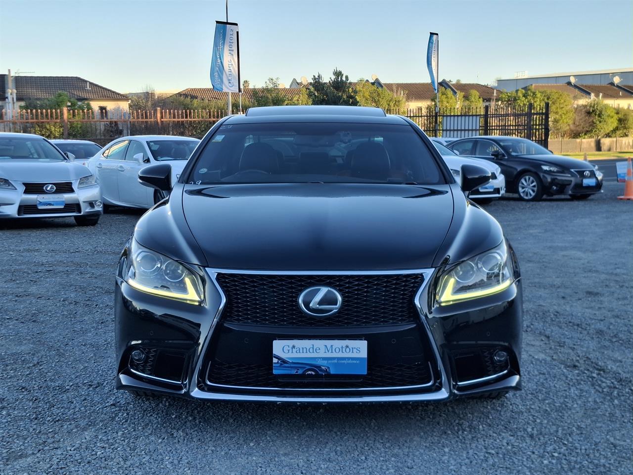 2015 Lexus LS 460 F-Sport.Sunroof.Leather.Radar cruise. Blind sport.Alarm.10 Airbags. Carousel 11