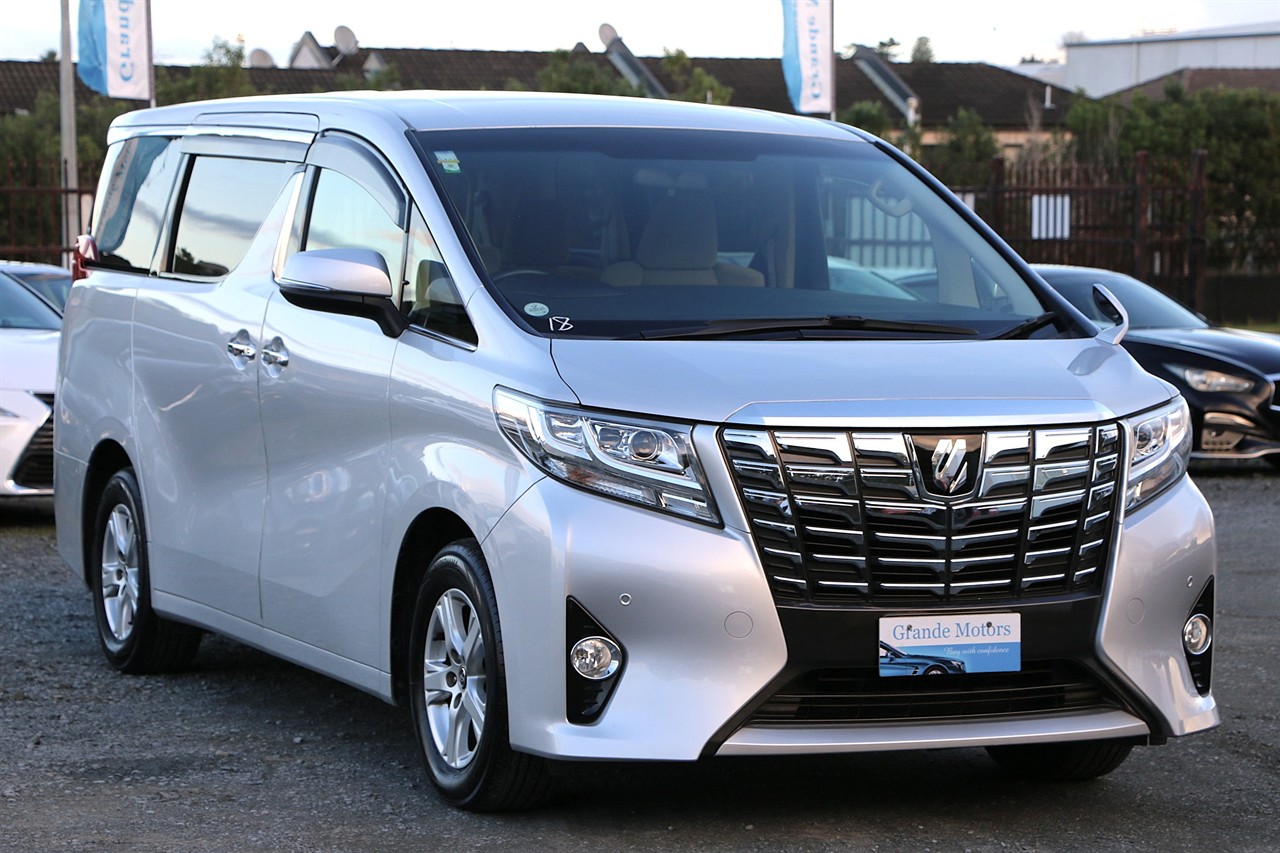 2015 Toyota Alphard 8 seater.Park sensors.SRS Airbags.