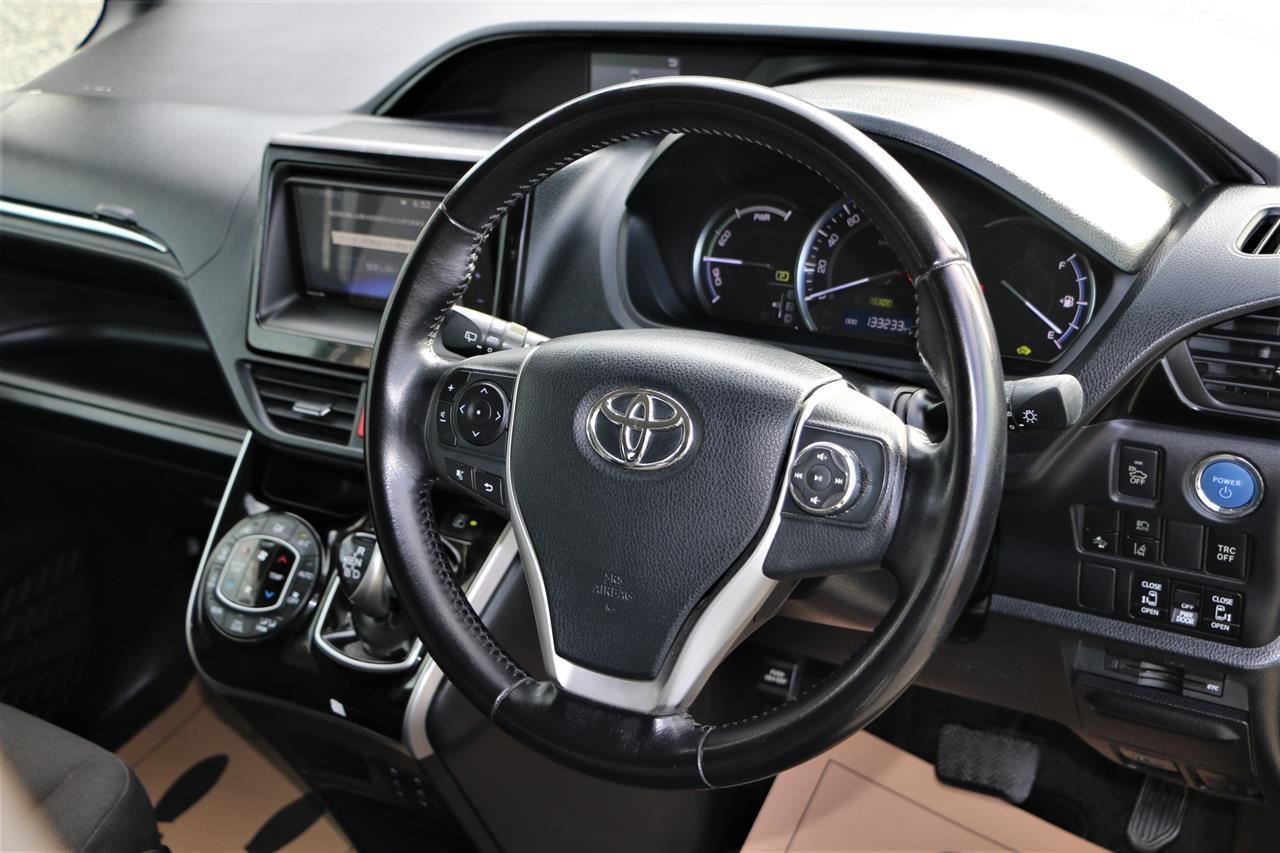 2016 Toyota ESQUIRE Hybrid.7 seats.Electric doors.Button start.New tires. Carousel 8