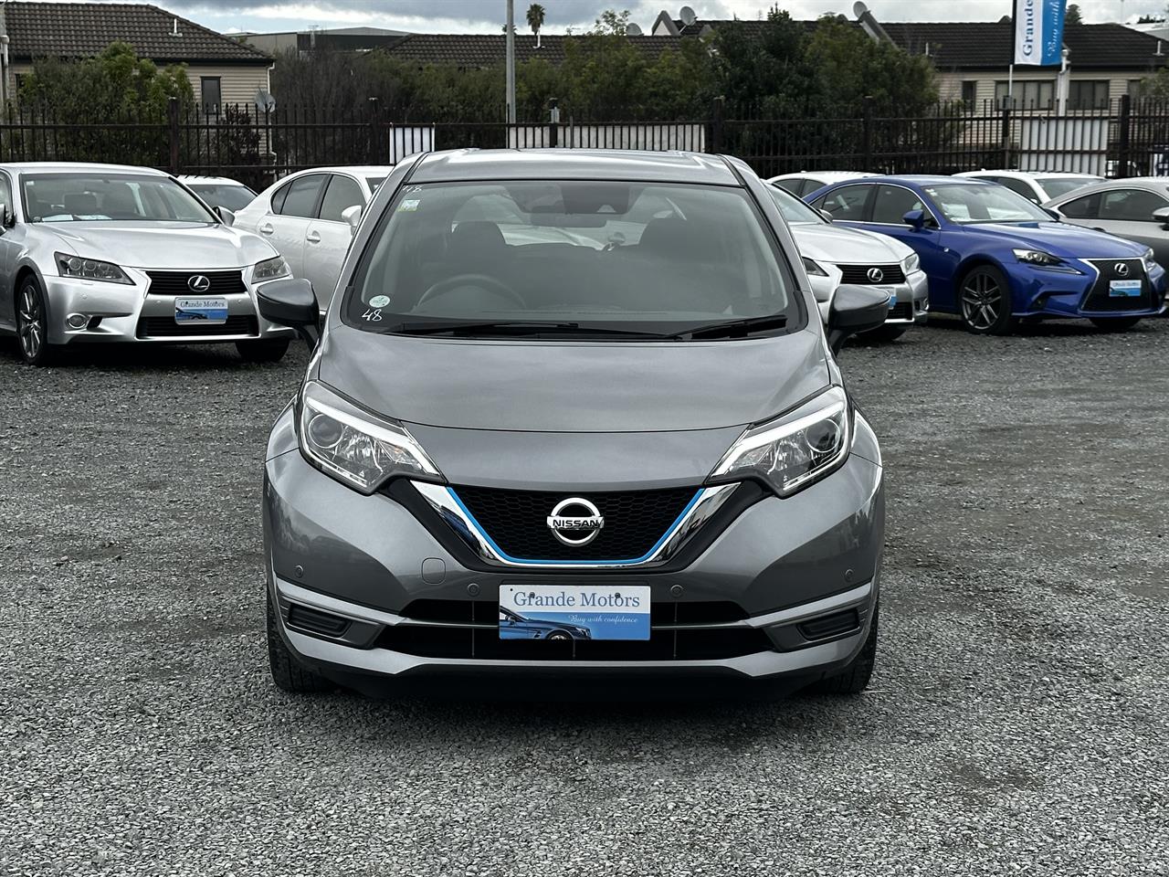 2019 Nissan Note E-power.Rear camera.Lane assist.Safety radar.Park sensors.Button start. Carousel 9