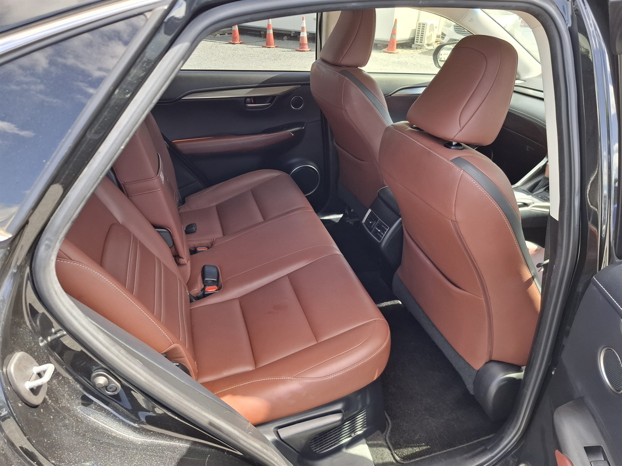 2015 Lexus NX 300h Hybrid.Leather.Safety radar.Blind spot.360°camera.Park sensors.Alarm. Carousel 5