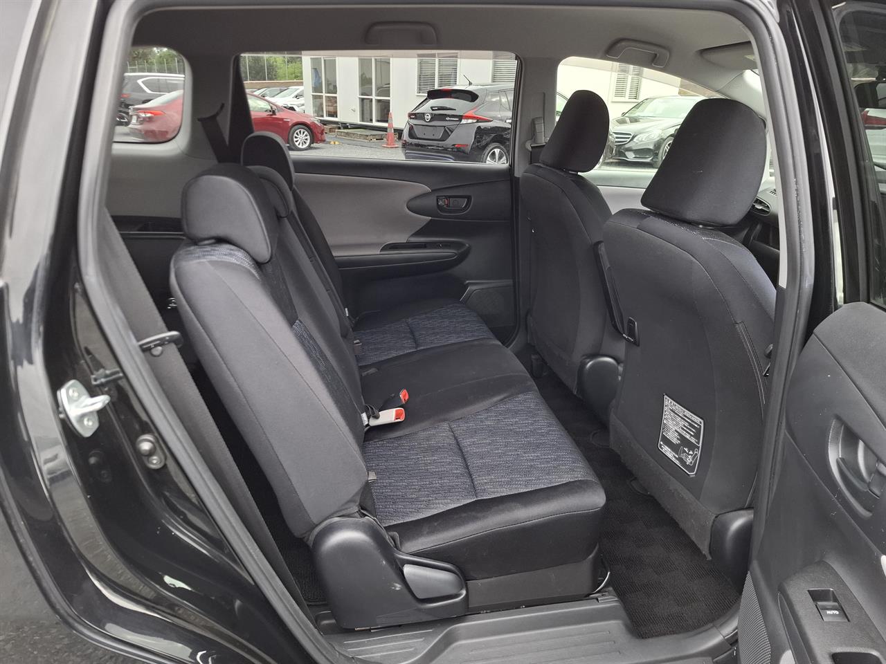 2012 Toyota Wish LOW KM.Rear camera.7 seater.8 Airbags. Collage 1