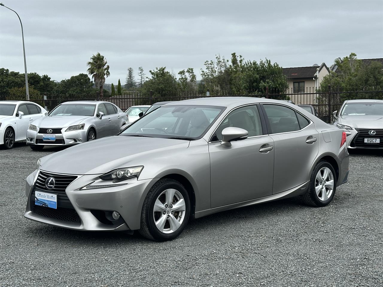 2014 Lexus IS 300h Hybrid.Cruise control.Alarm.10 Airbags.Rear camera. Carousel 12