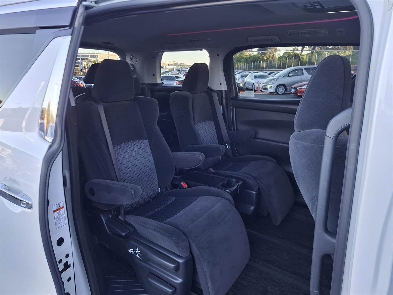2015 Toyota Vellfire Z.V6.Rear camera.Radar cruise.Park sens.8 Airbags. Carousel 2