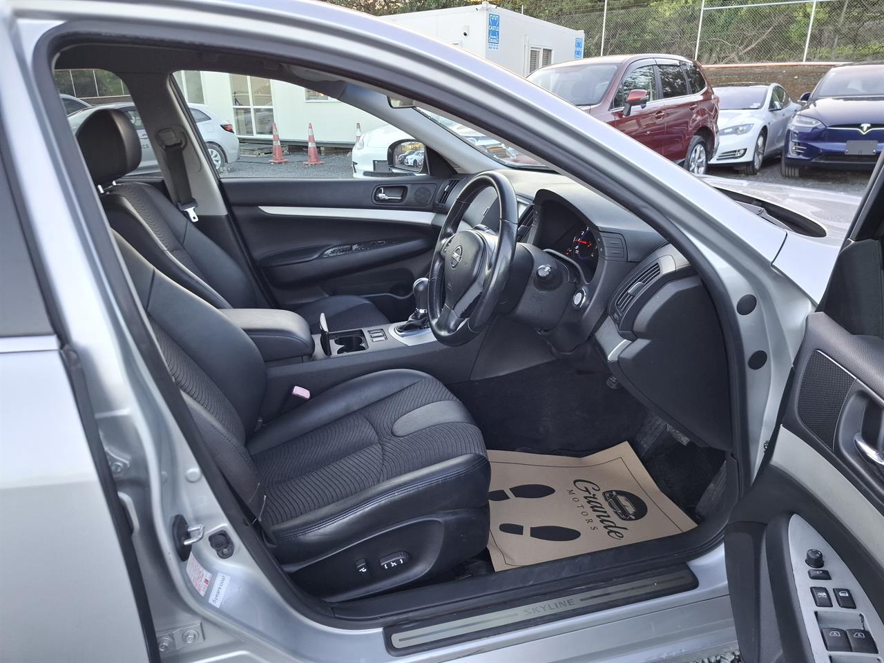 2007 Nissan Skyline 250GT.Rear camera.SRS Airbags. Collage 1