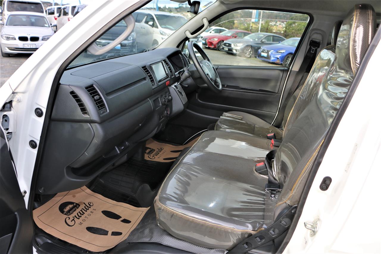 2020 Toyota Hiace DX.Safety radar.Alarm.1000kg capacity.Lane assist. Carousel 3