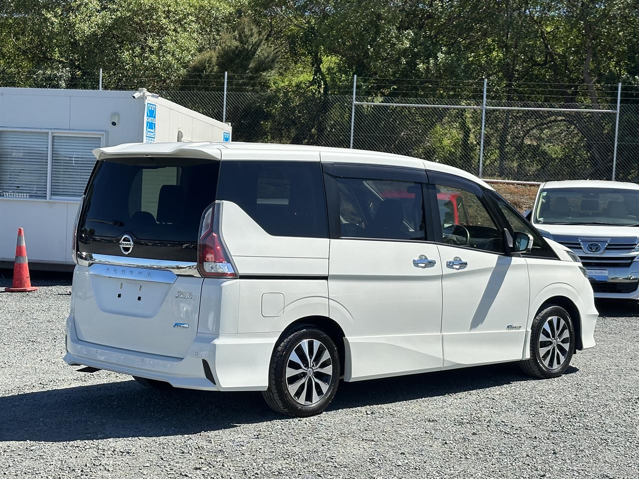 2017 Nissan Serena Highway Star.Hybrid.8 seats.360 camera.Safery radar.Cruise control.Park sensors. Carousel 15