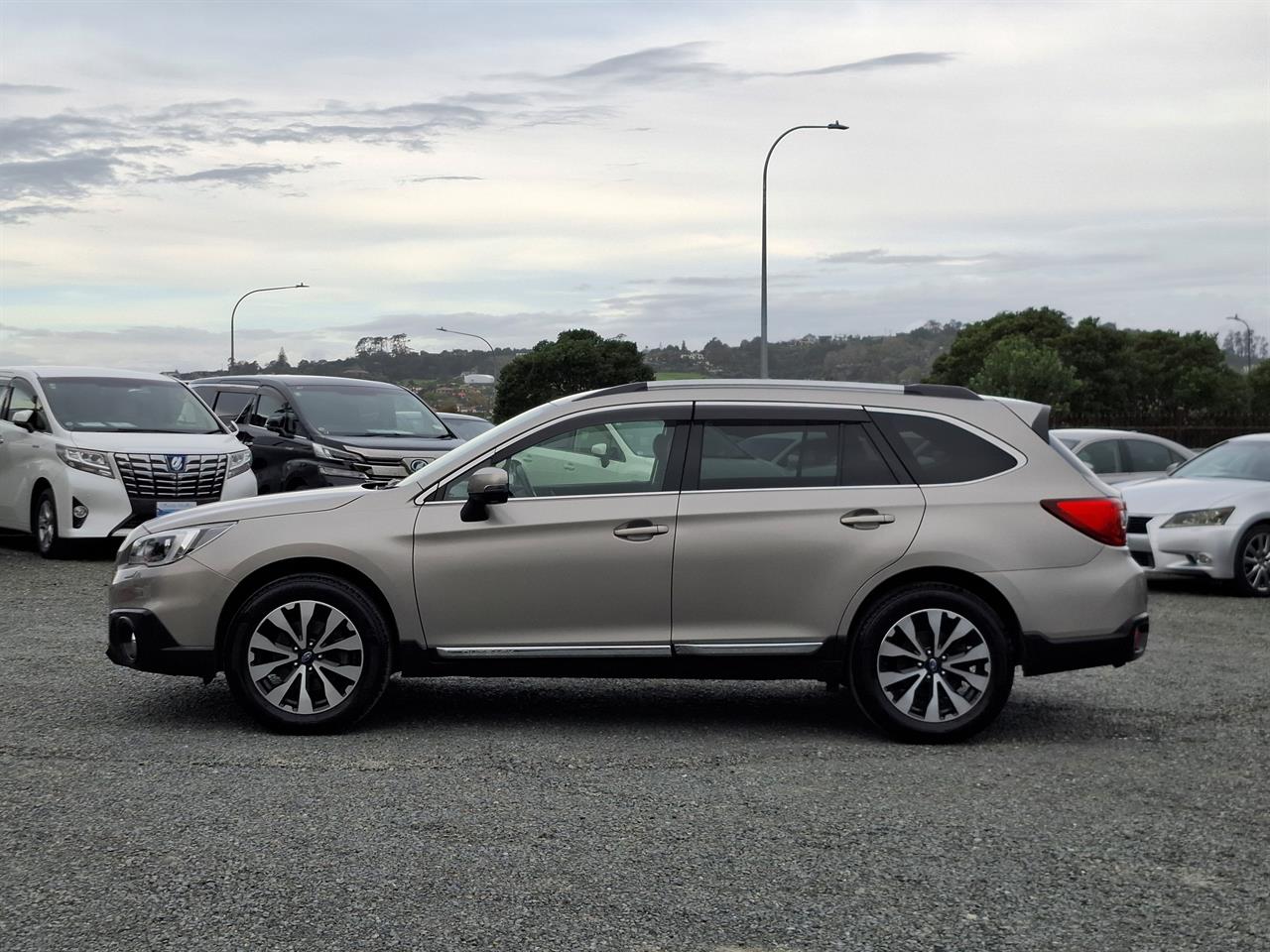 2017 Subaru Outback 4WD.Eyesight.Blind spot.Leather.Radar cruise.Lane assist.Alarm. Carousel 14
