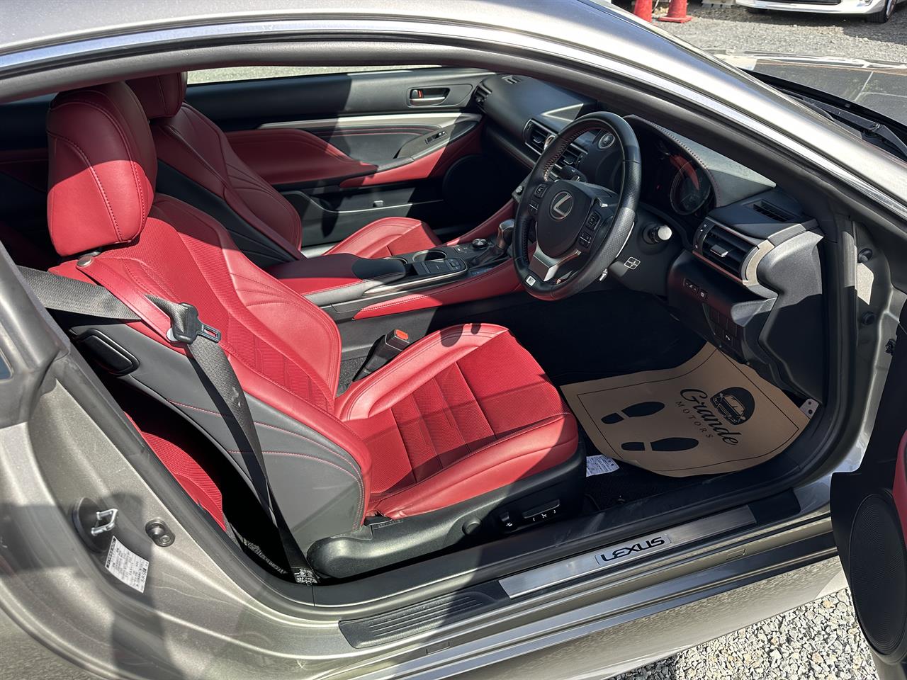 2015 Lexus RC 350 F-sport.Alarm.Radar cruise.Leather.SRS Airbags. Carousel 17