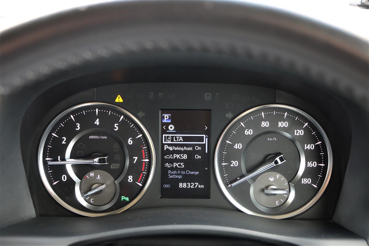 2019 Toyota Vellfire 8 seater.Rear cam.Radar cruise.Park sensors.8 Airbags. Carousel 9