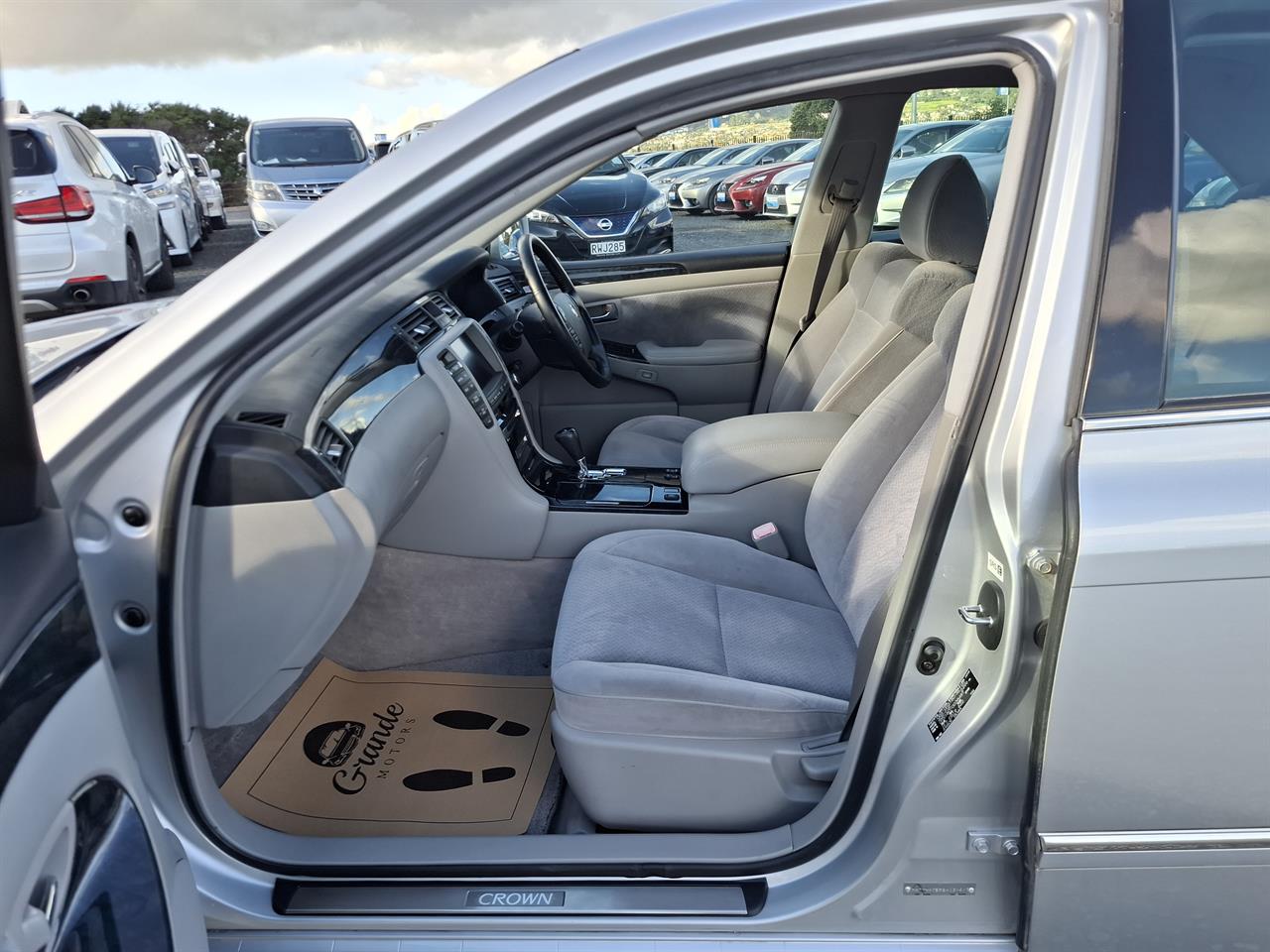 2006 Toyota Crown Athlete.Cruise control.Rear camera. Carousel 1
