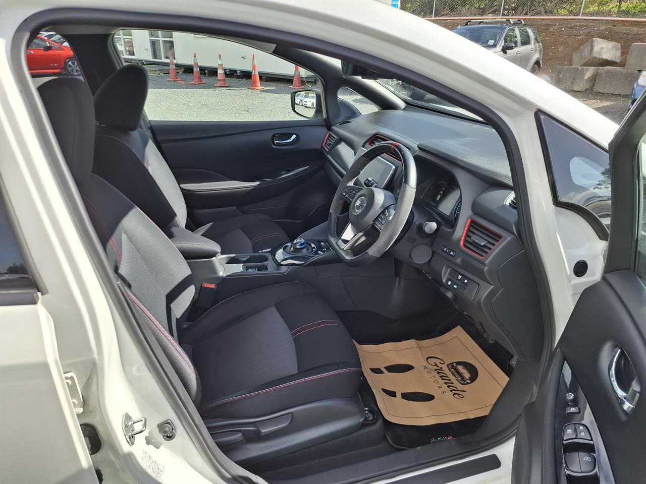2020 Nissan Leaf NISMO.40KW.SOH360°cam.Android/ApplePlay.Pro-pilot.Safety radar.10 Airbags. Carousel 18