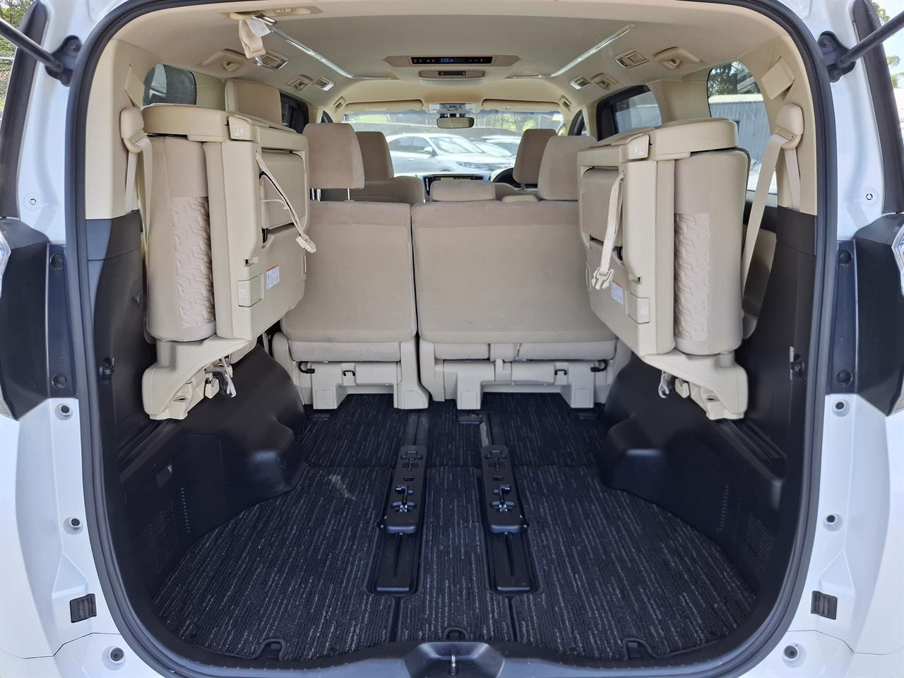 2016 Toyota Vellfire Hybrid.Radar cruise.Rear camera.Park sens.8 Airbags. Carousel 6