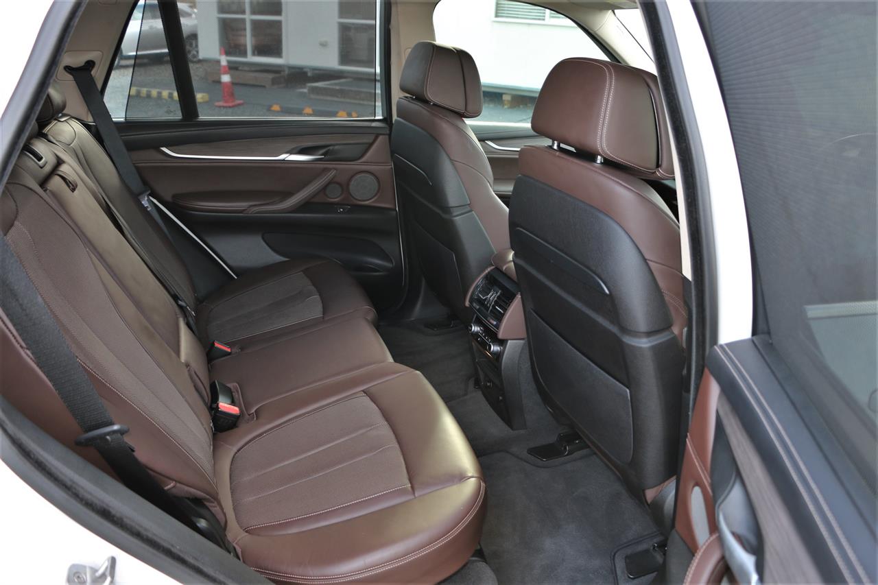 2014 BMW X5 35i.Harman/Kardon.Sunroof.360°camera.Alarm.LOW KM. Carousel 2